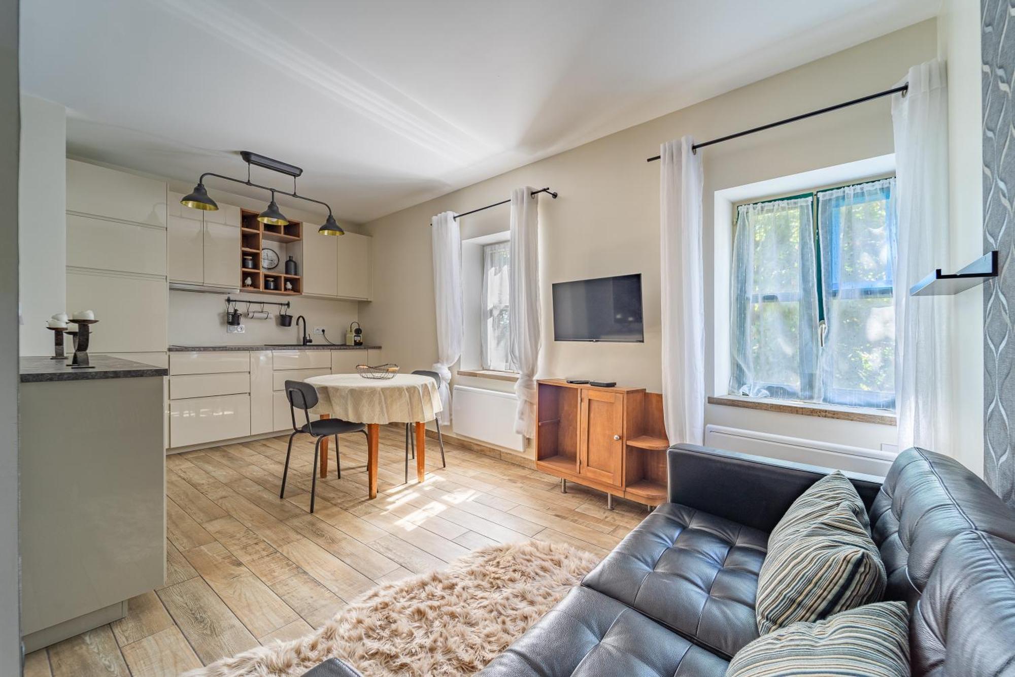 Cosy Room'S Frontonas Exterior photo
