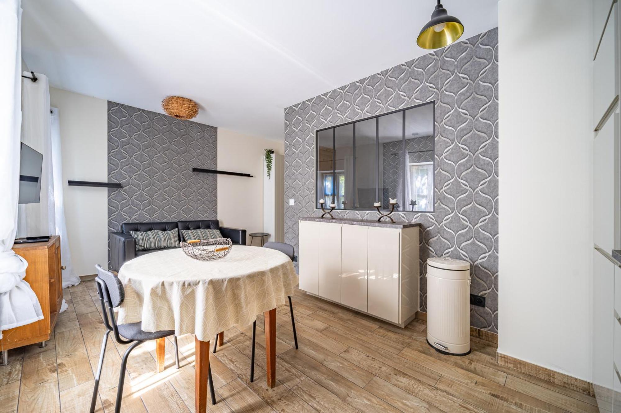 Cosy Room'S Frontonas Exterior photo