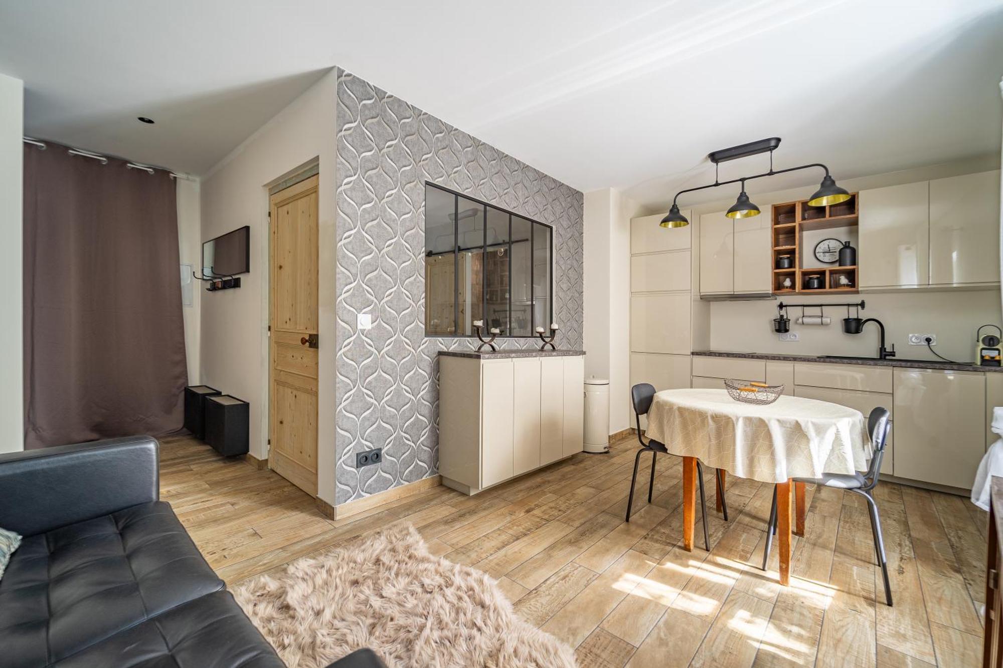 Cosy Room'S Frontonas Exterior photo